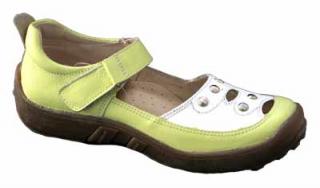 Un nuovo tipo di scarpe per bambini